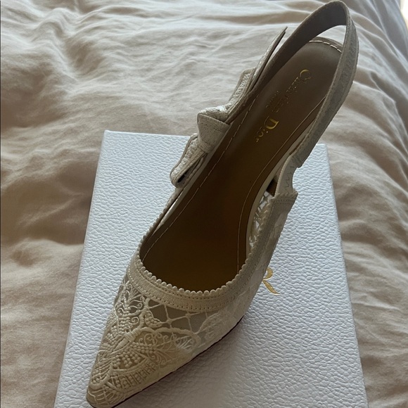 Dior Elegant Cream Lace Slingback Heels - Picture 1 of 5